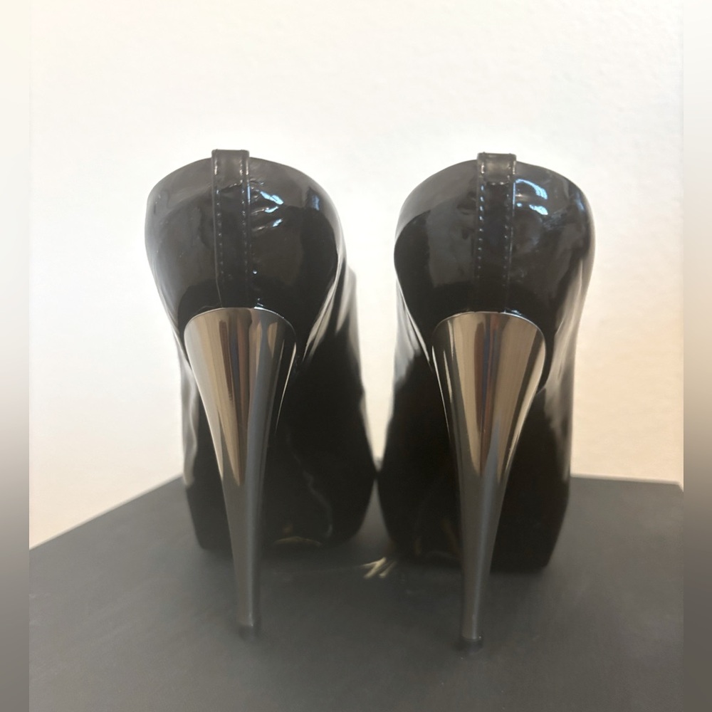 Giuseppe Zanotti- Elegant Black Stiletto Heels